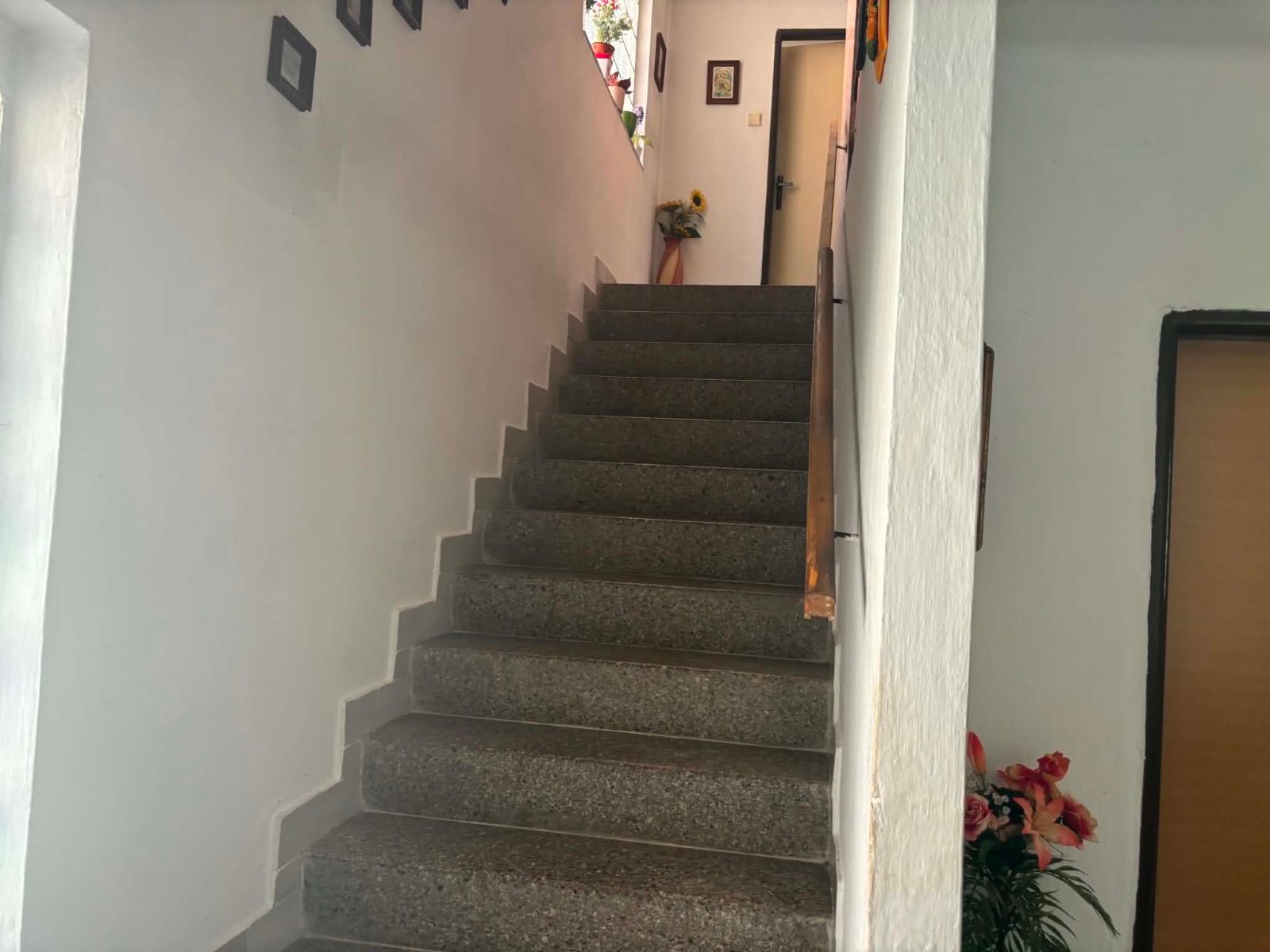 Patrový dům s balkonem i garáží 