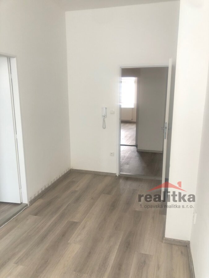 Pronájem kanceláří č.4 a 5, 11m2 a 9m2, Provaznická, Opava – fotografie 3