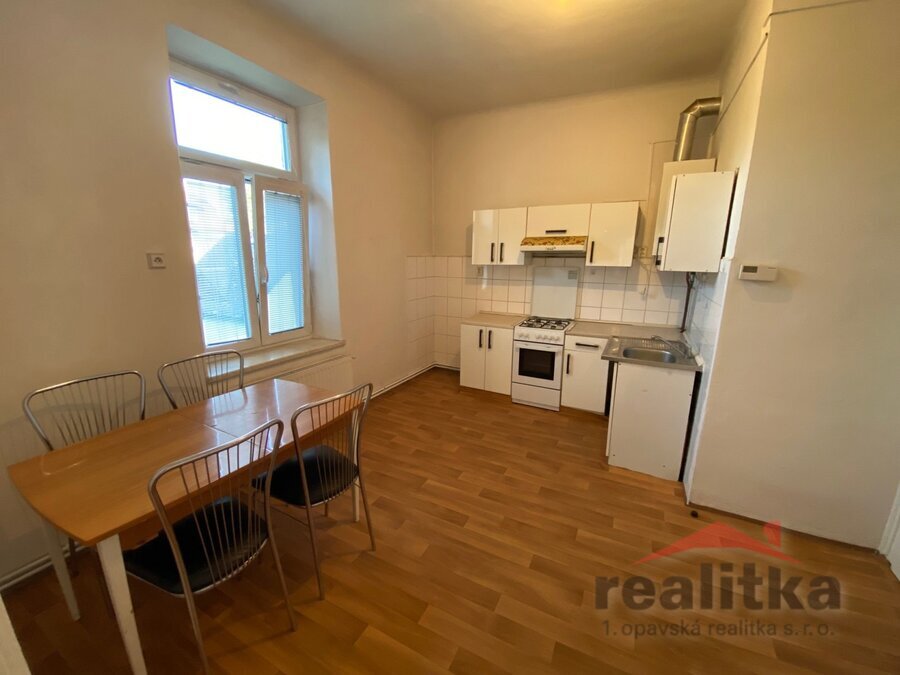 Pronájem bytu 2+1 67 m2 se zahradou, Opava, ul. Horovo náměstí – fotografie 4