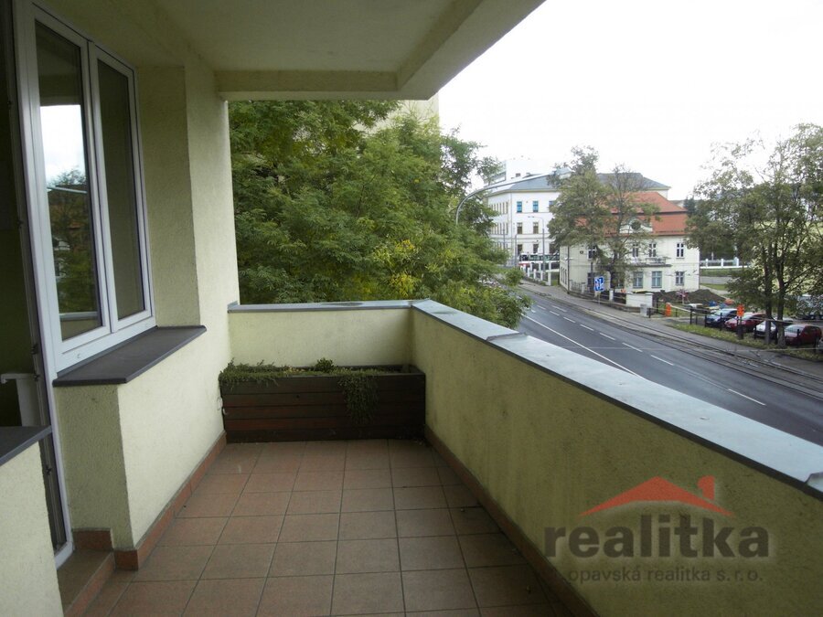Pronájem velkého bytu 2+1, 80m2 s terasou, balkónem a parkovacím místem Opava, ul. Praskova – fotografie 5