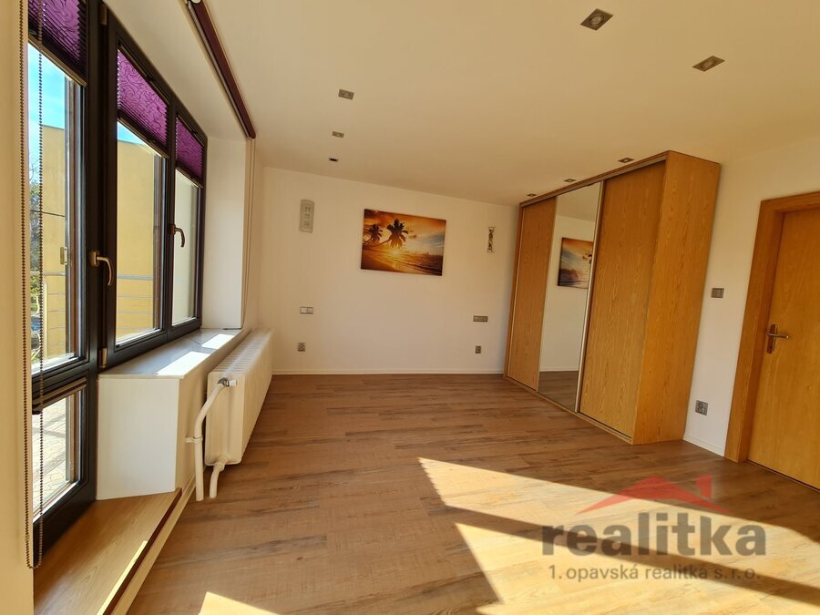 Pronájem bytu 2+1 s garáží v rodinném domě, 2x balkon, zahrada, Rolnická ul., Opava – fotografie 2