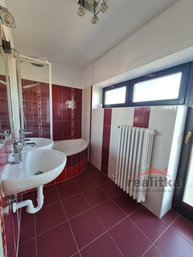 Pronájem bytu 2+1 s garáží v rodinném domě, 2x balkon, zahrada, Rolnická ul., Opava – fotografie 4