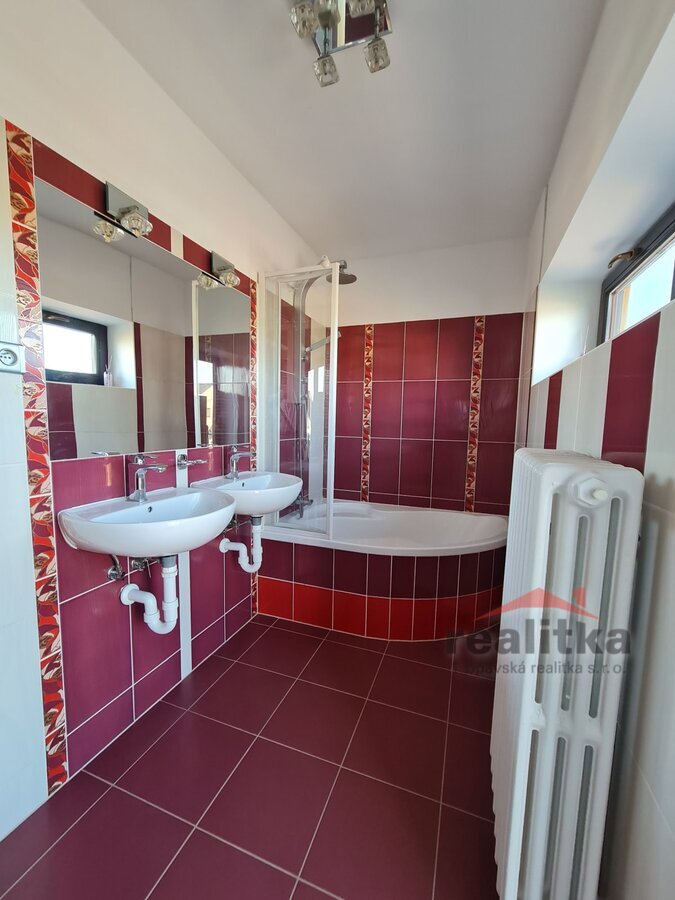 Pronájem bytu 2+1 s garáží v rodinném domě, 2x balkon, zahrada, Rolnická ul., Opava – fotografie 5
