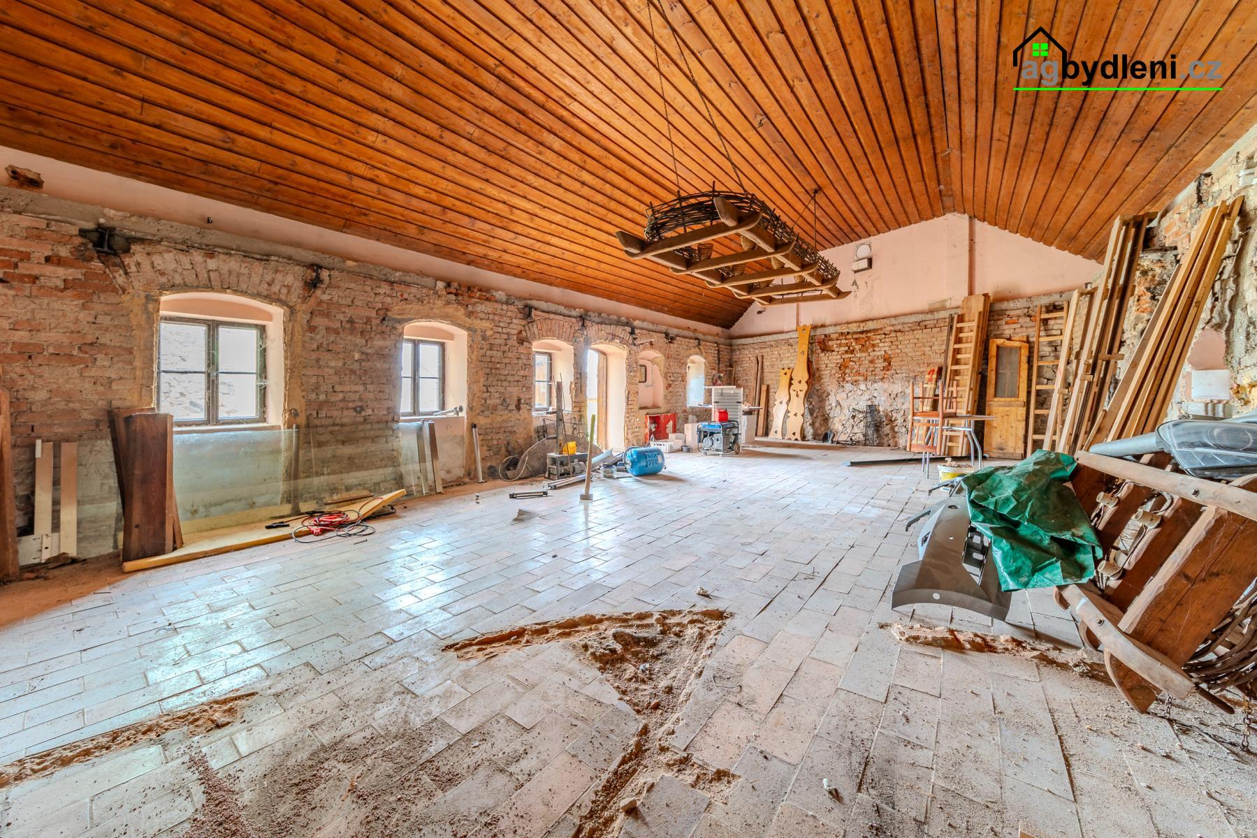 Prodej rozsáhlého objektu s investičním potenciálem centrum Holýšova – fotografie 3