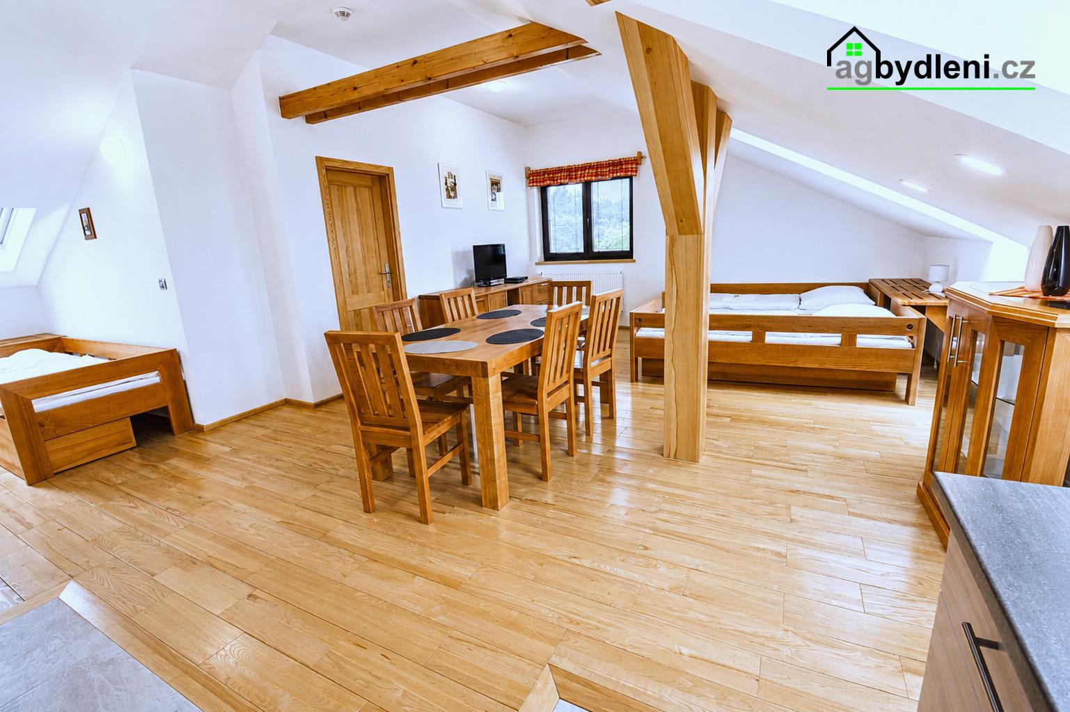 Pronájem prostorného podkrovního bytu 2+kk | 120 m² | Vranov u Poběžovic – fotografie 3