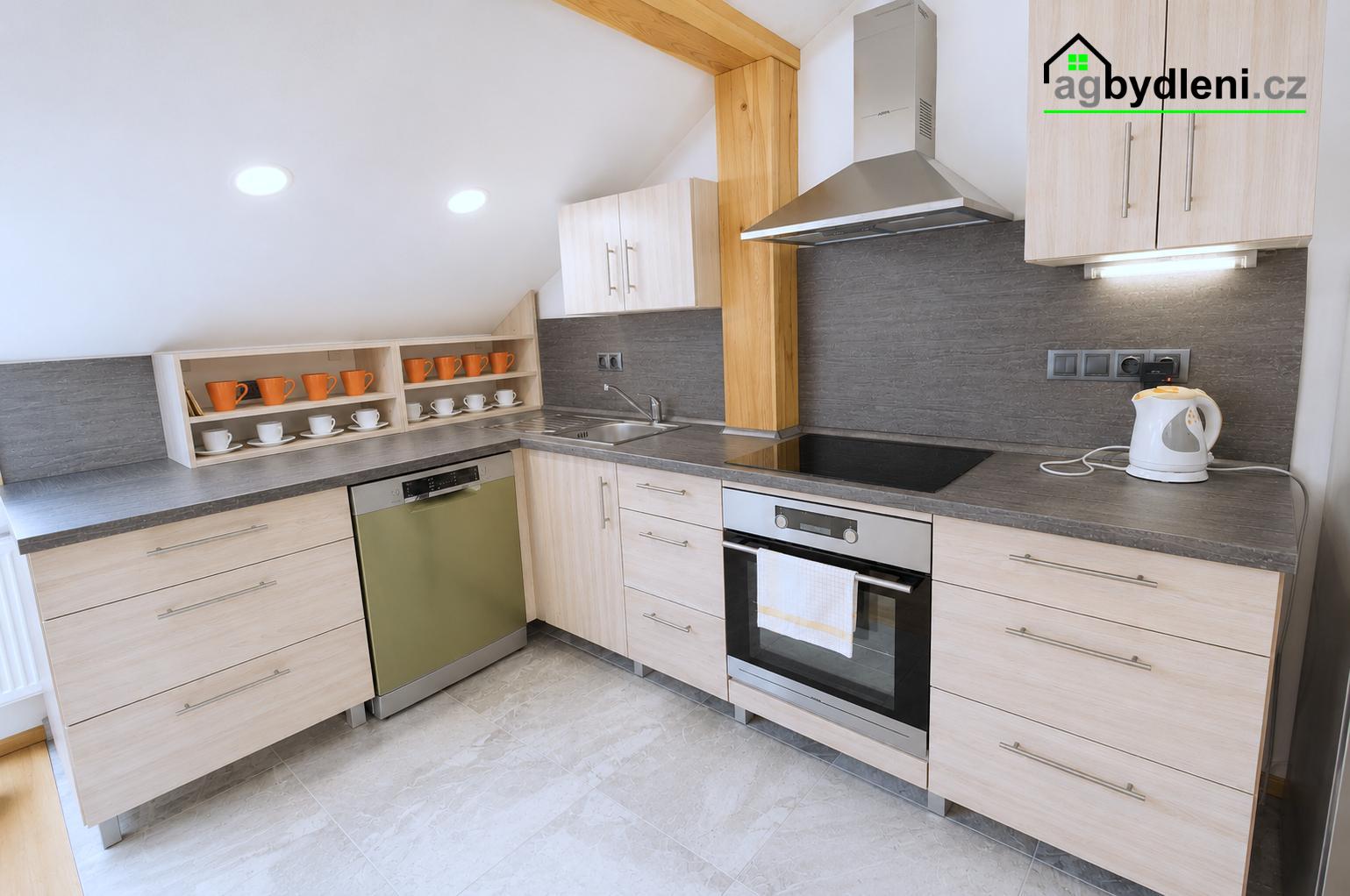 Pronájem prostorného podkrovního bytu 2+kk | 120 m² | Vranov u Poběžovic – fotografie 5