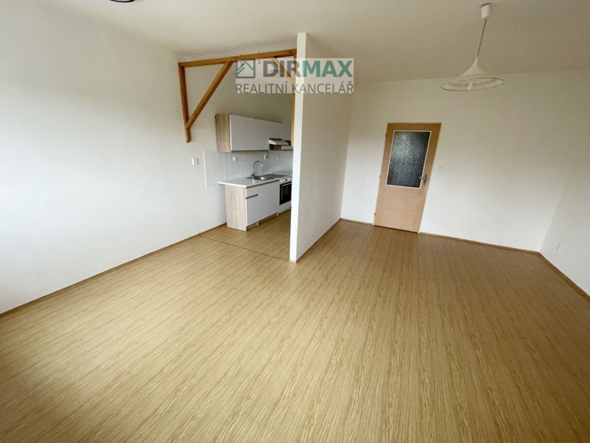 Pronájem bytu 2+kk, cihla, nezařízený, Husova ulice, Blovice – fotografie 2
