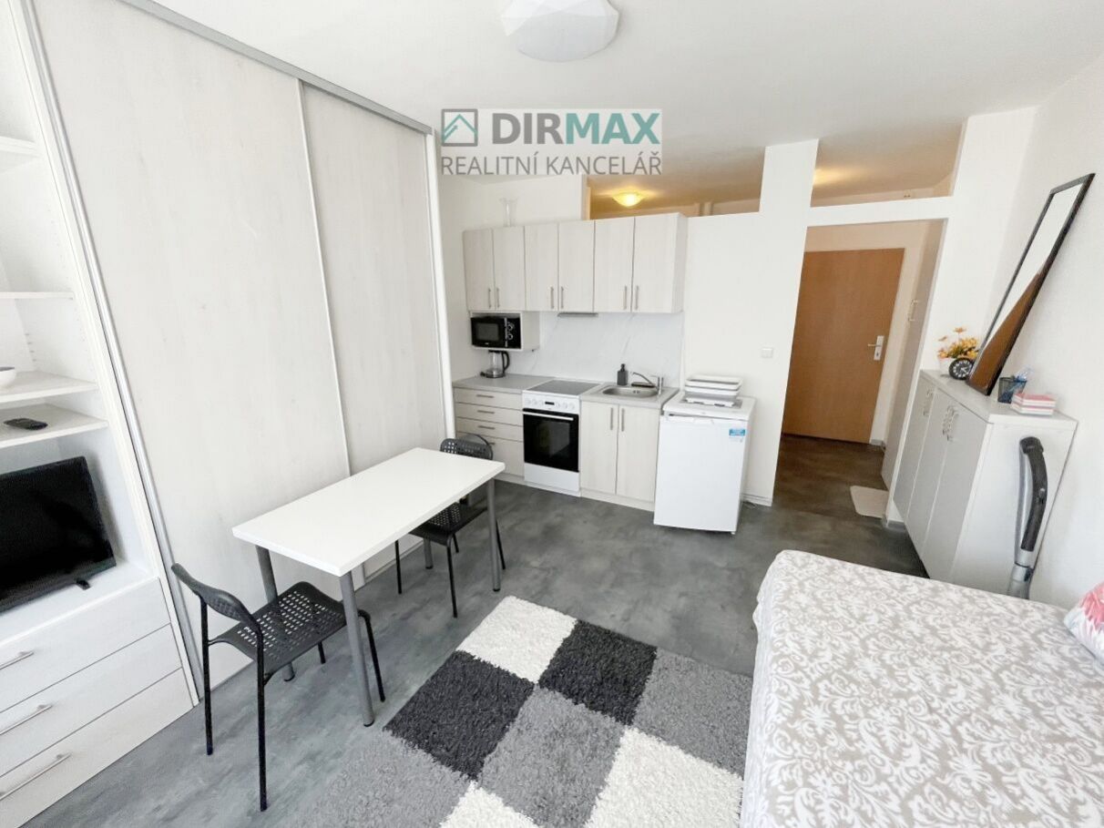 Pronájem garsonky, 22m2, zařízená, Částkova ulice, Plzeň - Slovany