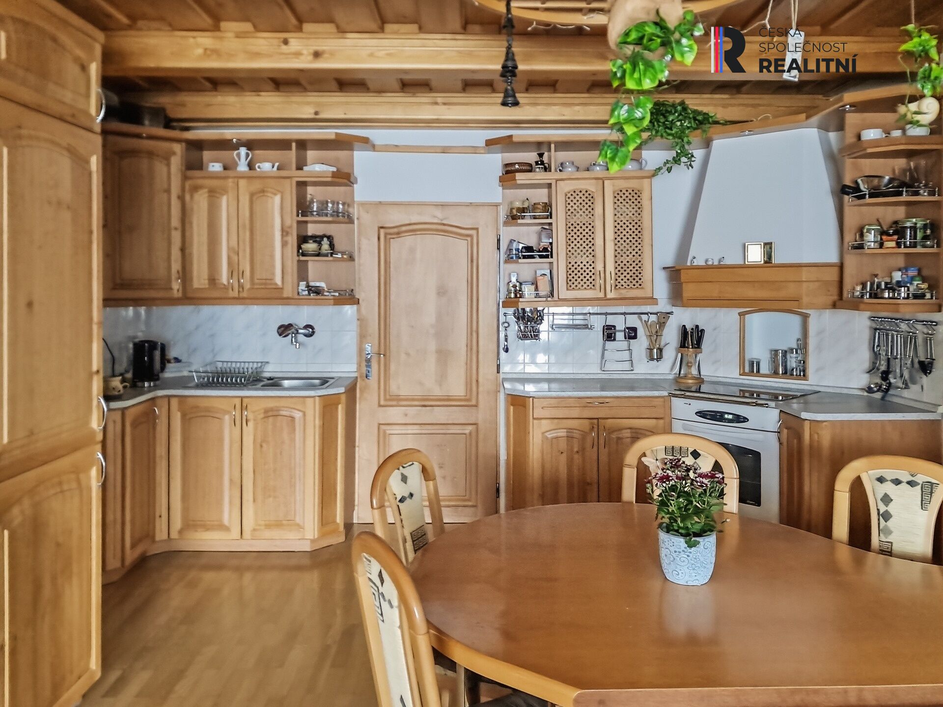 Rodinný dům se dvěma byty, garážemi a zahradou, Jihlava – fotografie 6