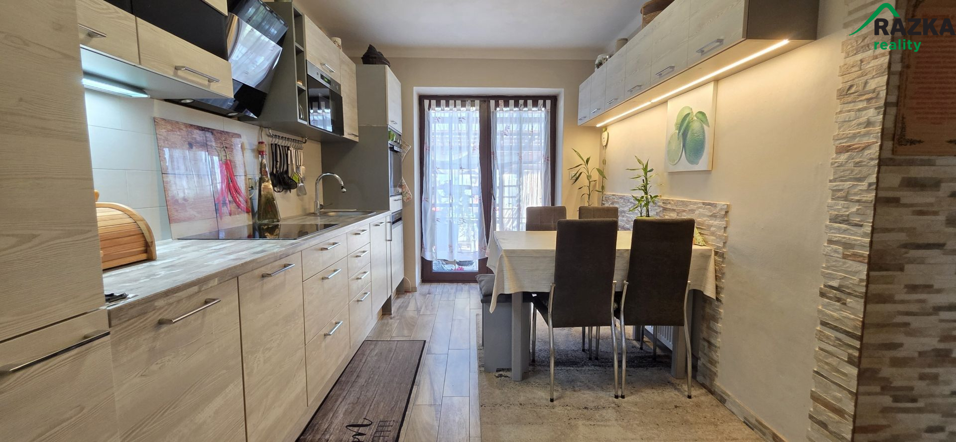 Prodej dvougeneračního rodinného domu 7+1 (165 m²), Tachov, – fotografie 6
