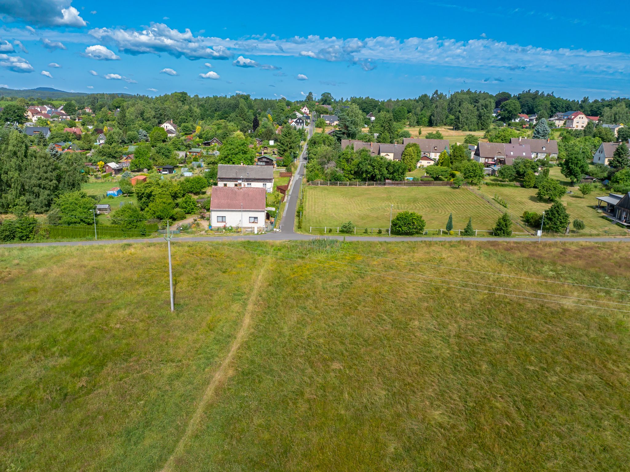 Stavební pozemek 1 986 m² – Rumburk | Příroda u dveří, centrum 10 min pěšky – fotografie 2