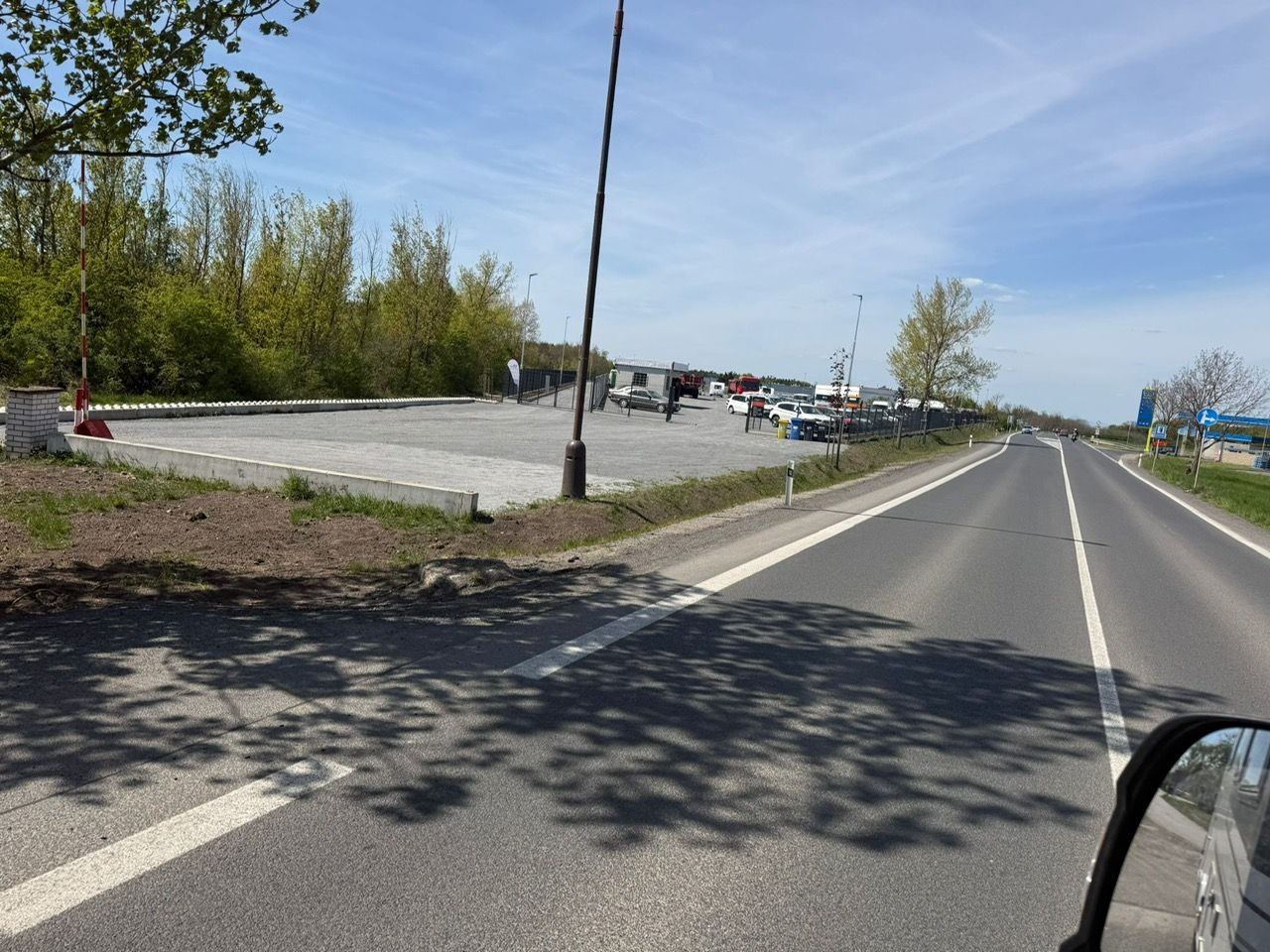 Pronájem pozemku na prodej zmrzliny u frekventované silnice, Odolena Voda – fotografie 2