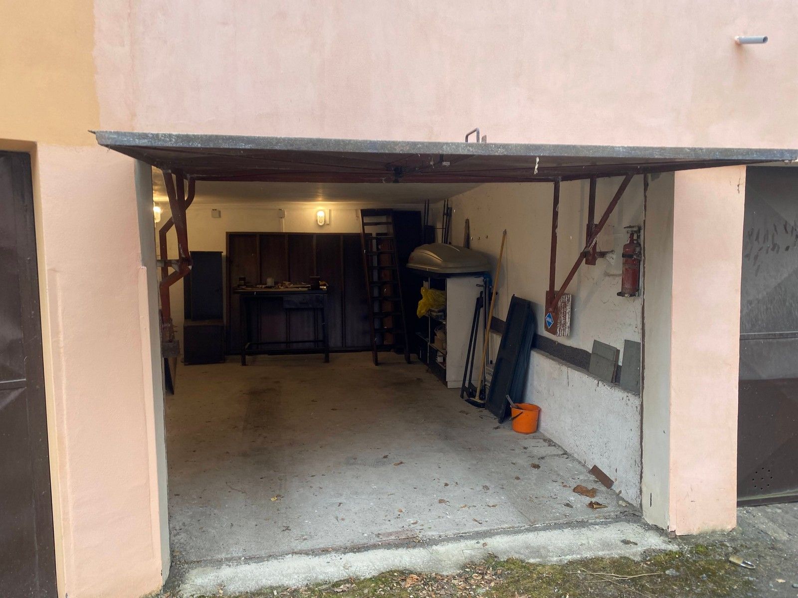 Samostatná, zděná garáž 19,6 m² přímo u stanice metra =C= Budějovická
