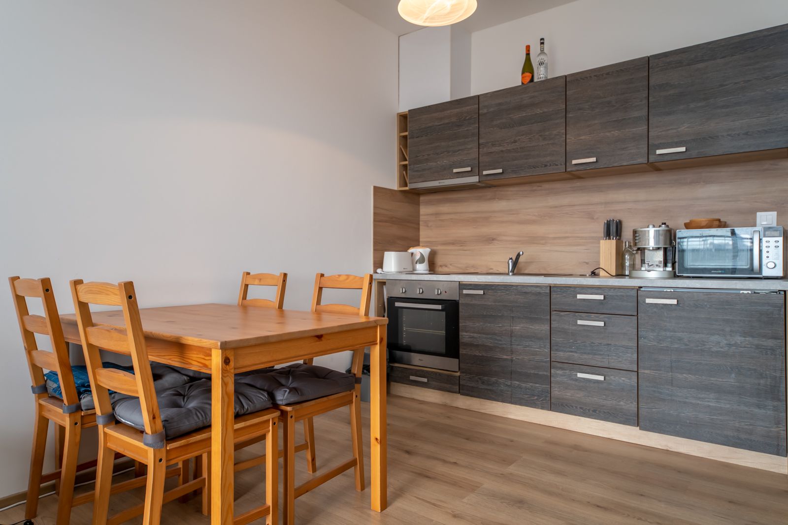 Pronájem bytu 1+kk 30 m² – fotografie 2