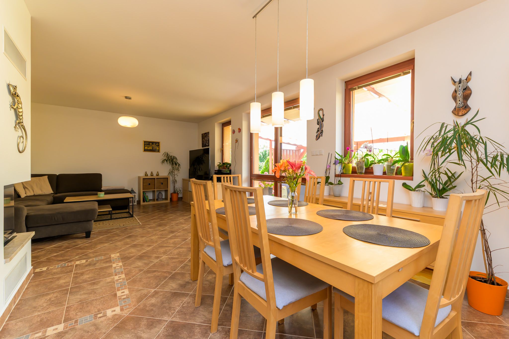 Rodinný dům z roku 2011, 195 m² + 39 m² garáž s dílnou, pozemky 813 m², Statenice – fotografie 5