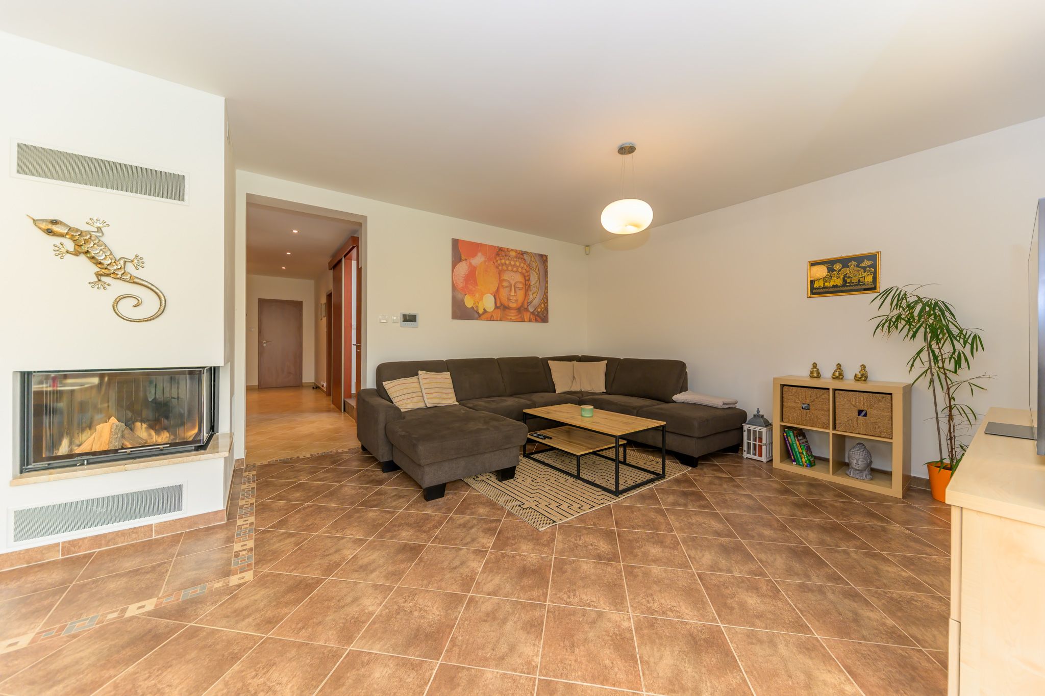 Rodinný dům z roku 2011, 195 m² + 39 m² garáž s dílnou, pozemky 813 m², Statenice – fotografie 6