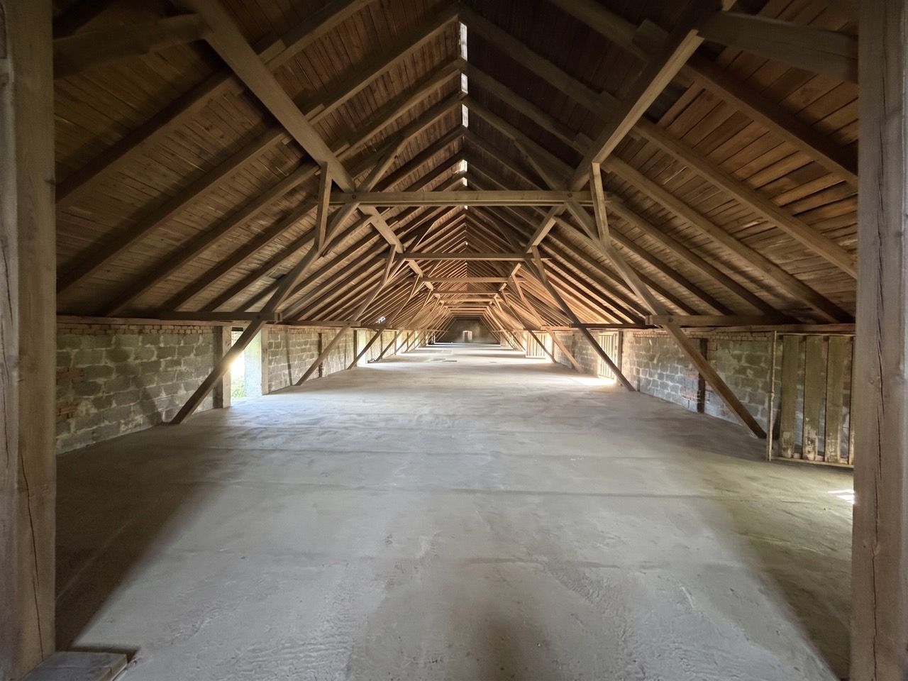 Prodej rodinný dům 1 627 m², pozemky 1 016 m² – fotografie 4