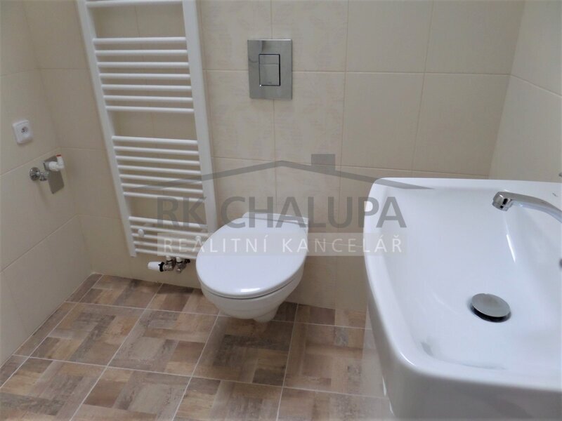 Pronájem bytu 1+kk, dům po rekonstr., náměstí, ul. Česká, České Budějovice, 30 m2 – fotografie 6