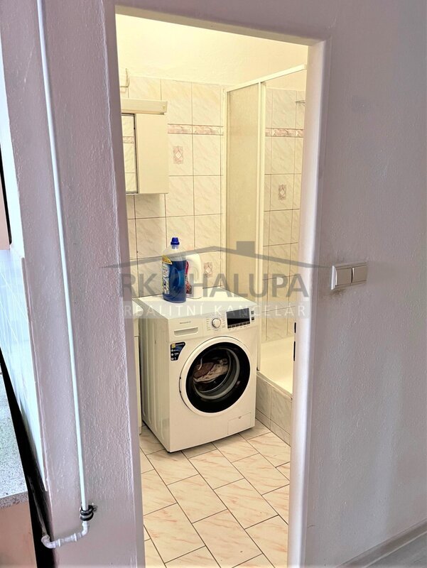Pronájem zrekonstruovaného zděného bytu, 2+kk, 42 m2, ul. Opatovická, České Budějovice, Nemanice – fotografie 6