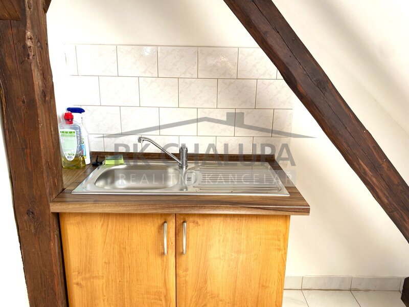 Pronájem bytu 3+1 v rodinném domě, Kamenný Újezd, ul. 5. května, 60 m2, 1. patro – fotografie 6