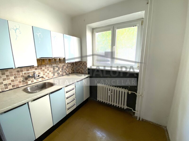 Pronájem zděného bytu 2+1 v ul. Kněžskodvorská, České Budějovice, 1. patro, sklep, komora, 54 m2 – fotografie 6