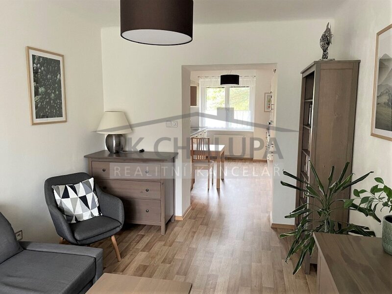 Prodej zděného bytu 2+1, v OV, ul. Nádražní, Třeboň, 1. patro., 48 m2 – fotografie 2