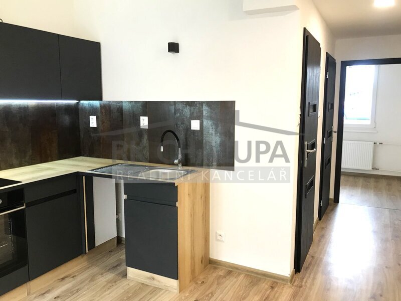 Pronájem bytu 2+1, po celk. rekonstrukci, ul. Průběžná, České Budějovice, 58 m2, přízemí – fotografie 4