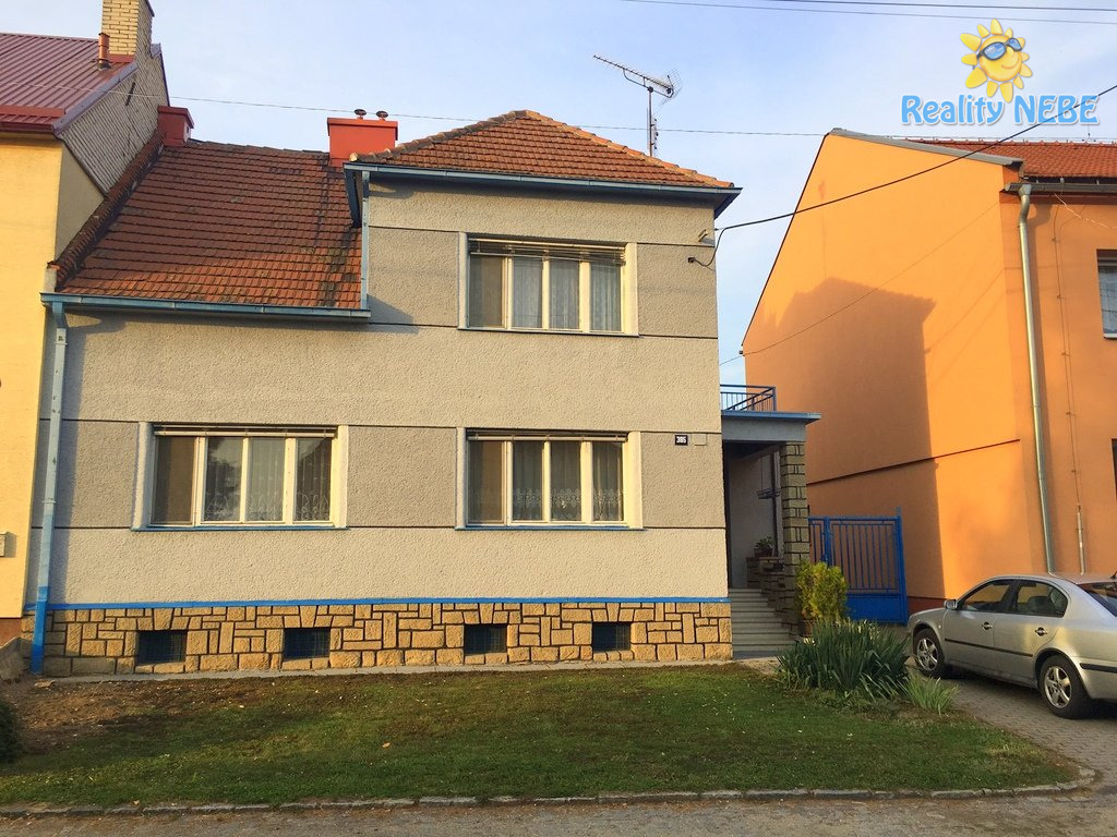 Pronájem rodinného domu 3+1 se zahradou Hluk