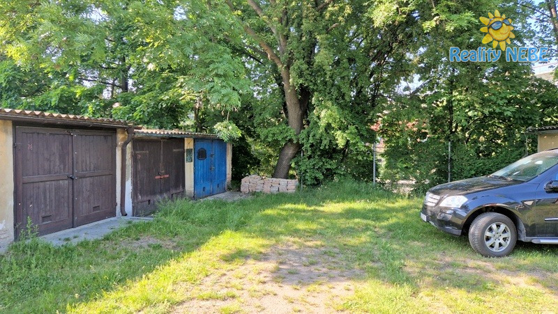 Pronájem garáže 20 m2, Na Hájku, Praha 8, Libeň