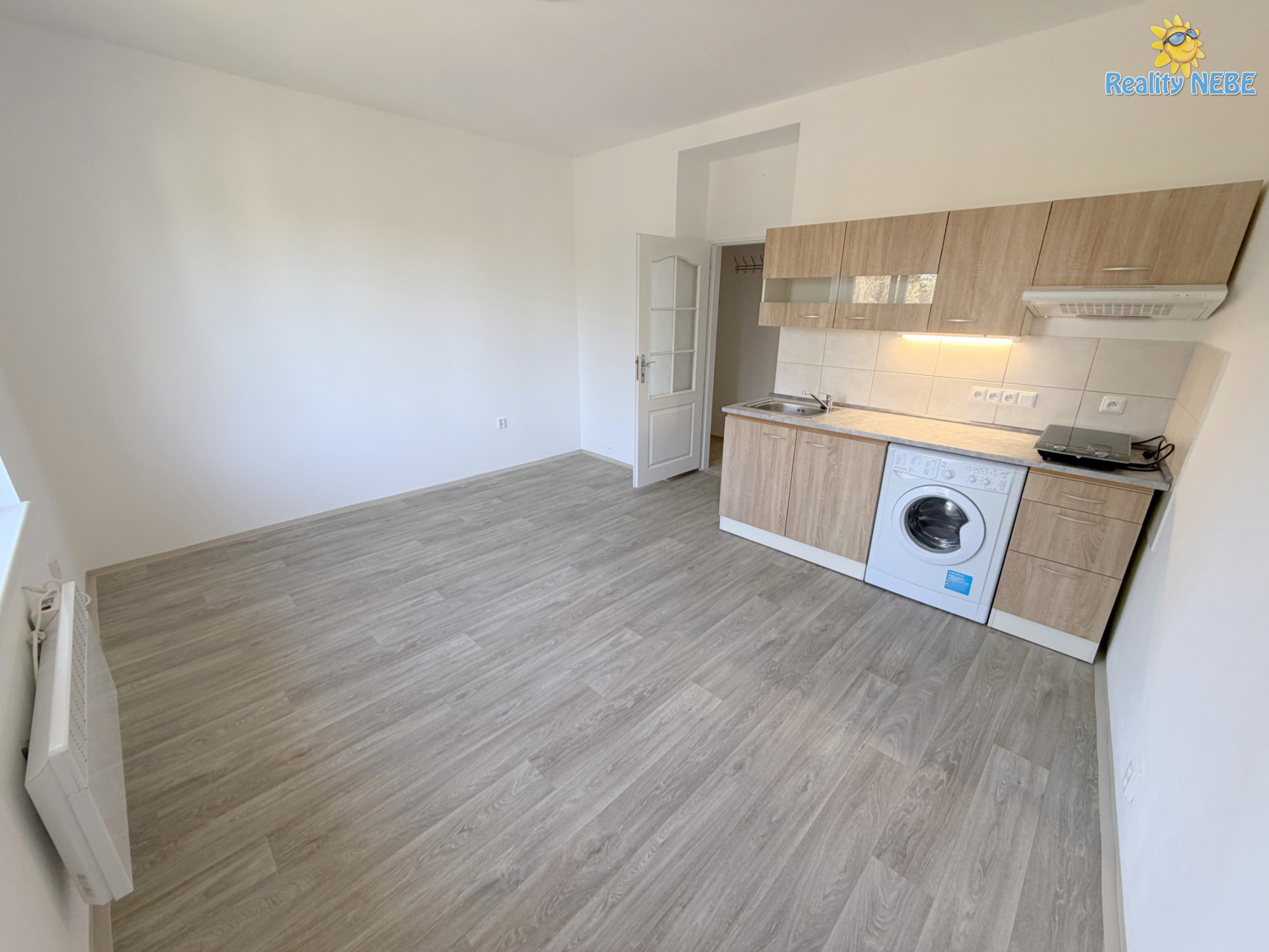 Pronájem bytu 1+kk 24m Hadovitá Praha 4 Michle