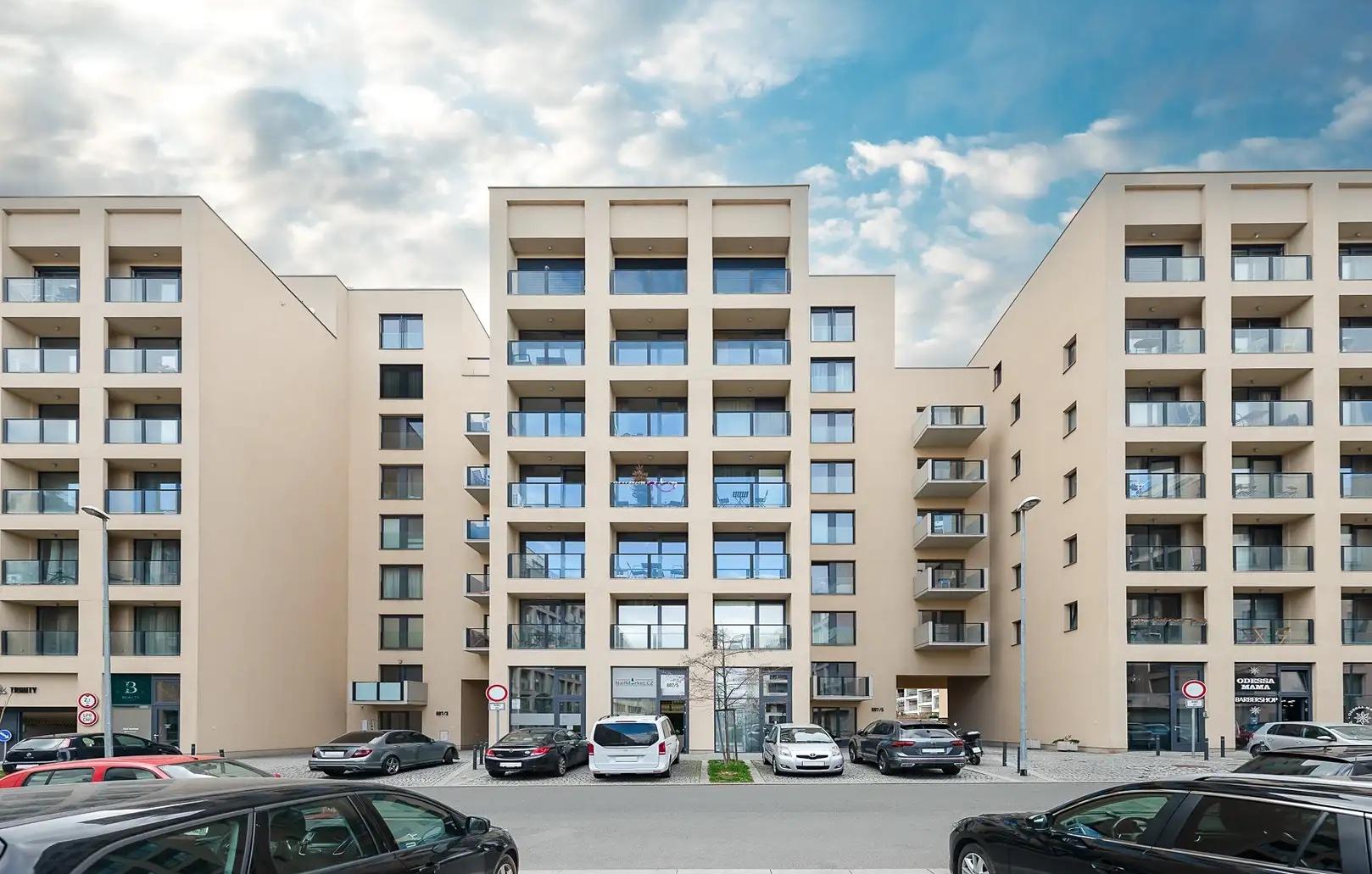 Pronájem obchodního prostoru 54 m | Praha 8 Karlín, Rezidence Trinity