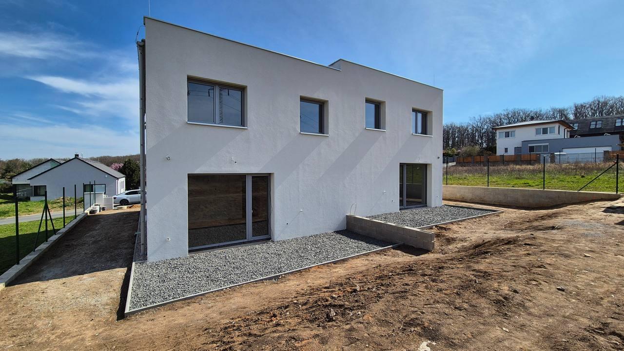 Moderní rodinné domy v prestižní lokalitě Zdiby, ul. Mezi Lesy