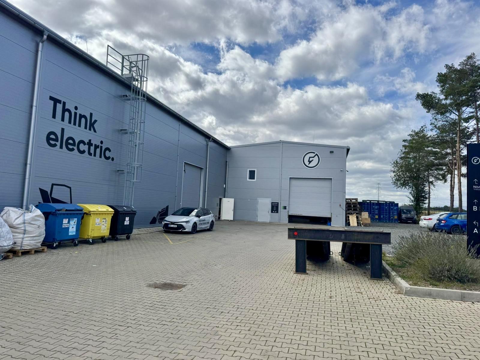 Pronájem skladových a výrobních prostor 468 m², Velká Dobrá u Kladna