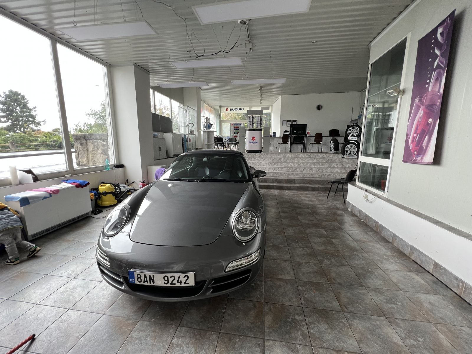 Pronajem autoservisu 700m2, Praha 6 - Strahov
