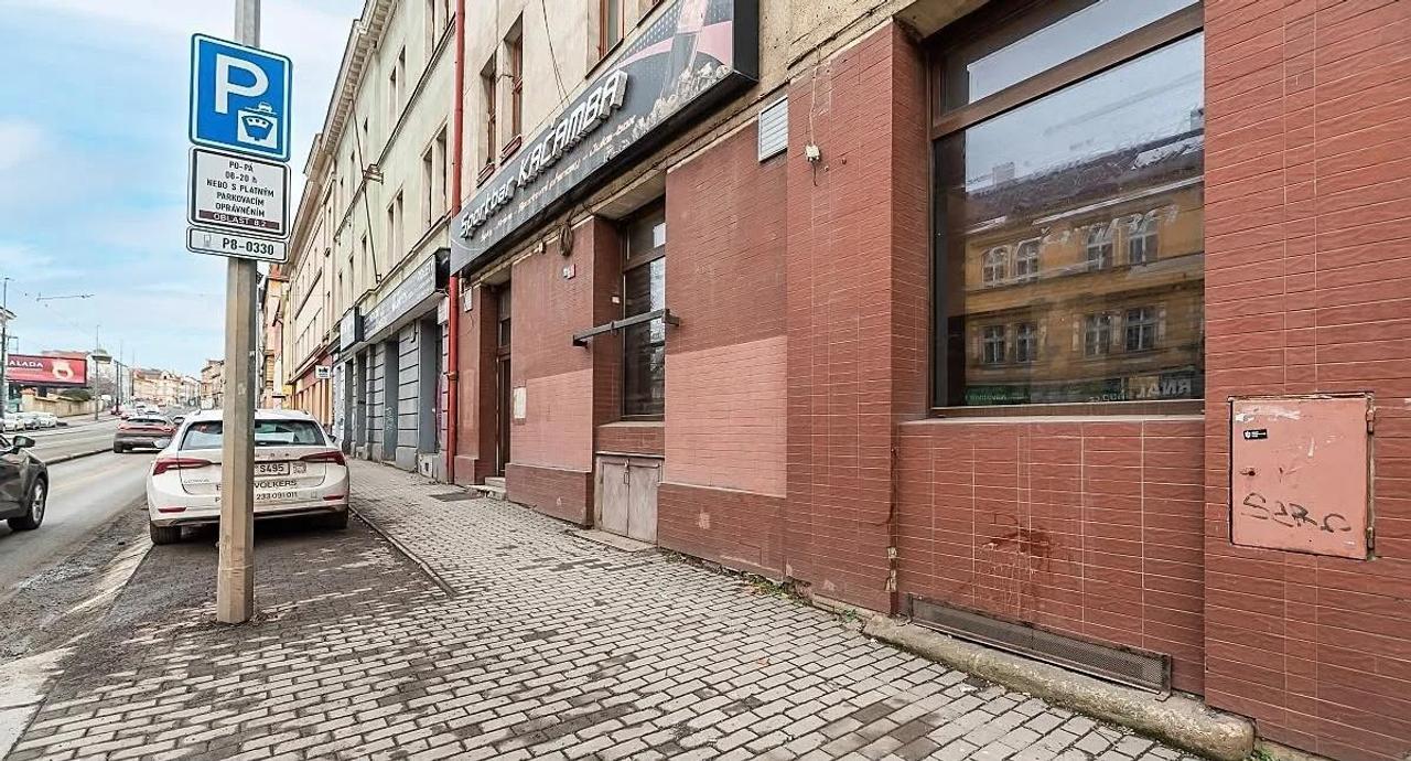 Pronájem komerčního prostoru 240 m², Praha 8 Libeň, ul. Sokolovská