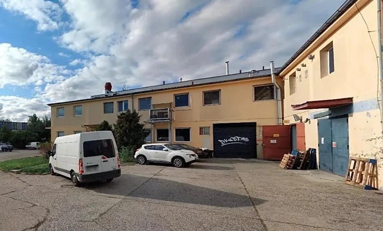 Pronájem autoservisu / skladově-výrobního objektu 595 m², Praha 9 Běchovice