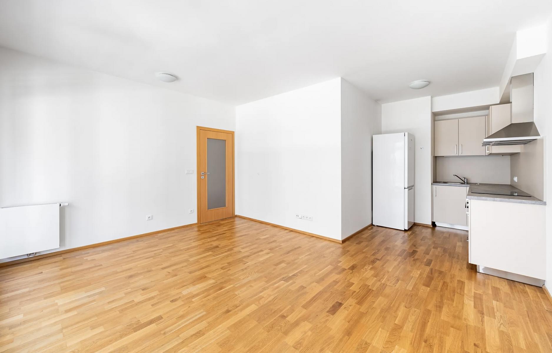 Pronájem bytu 2+kk, 58 m² + balkon 4 m², Praha 8 Karlín, U Mlýnského kanálu