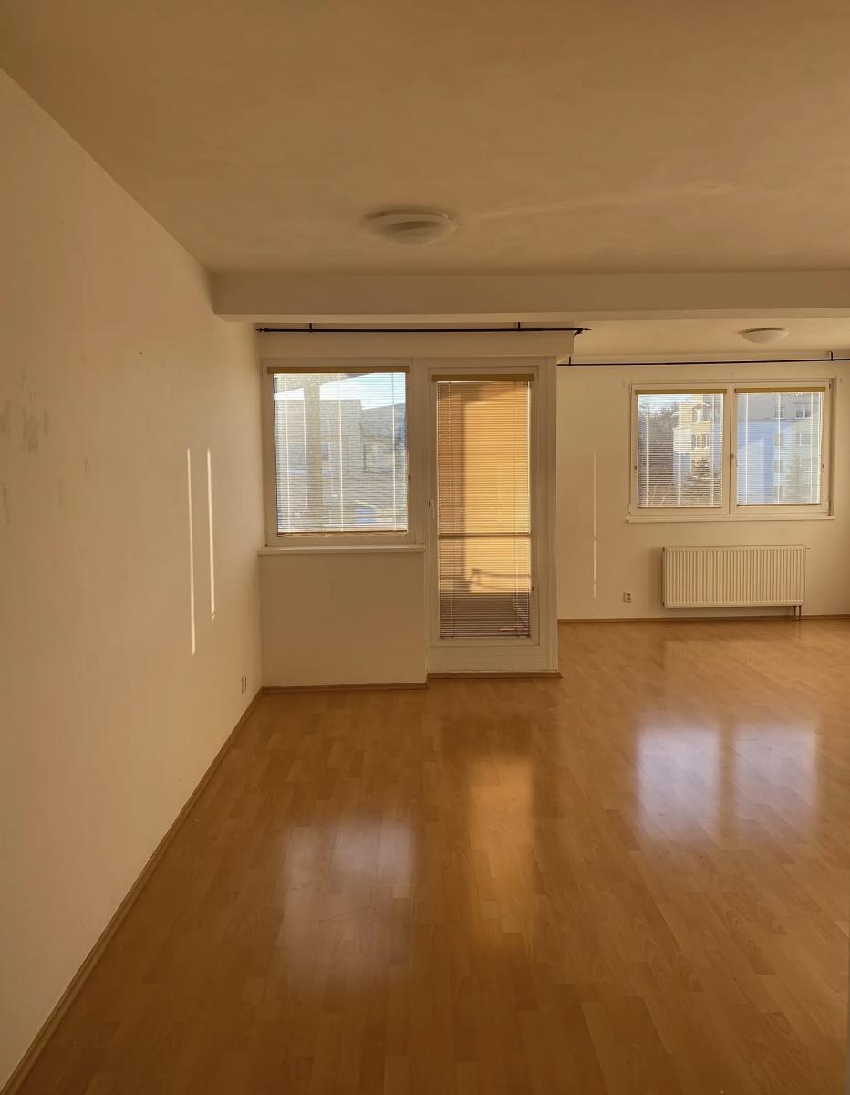 Pronájem prostorného mezonetového bytu 4+kk, 132 m² Praha 8, Kobylisy
