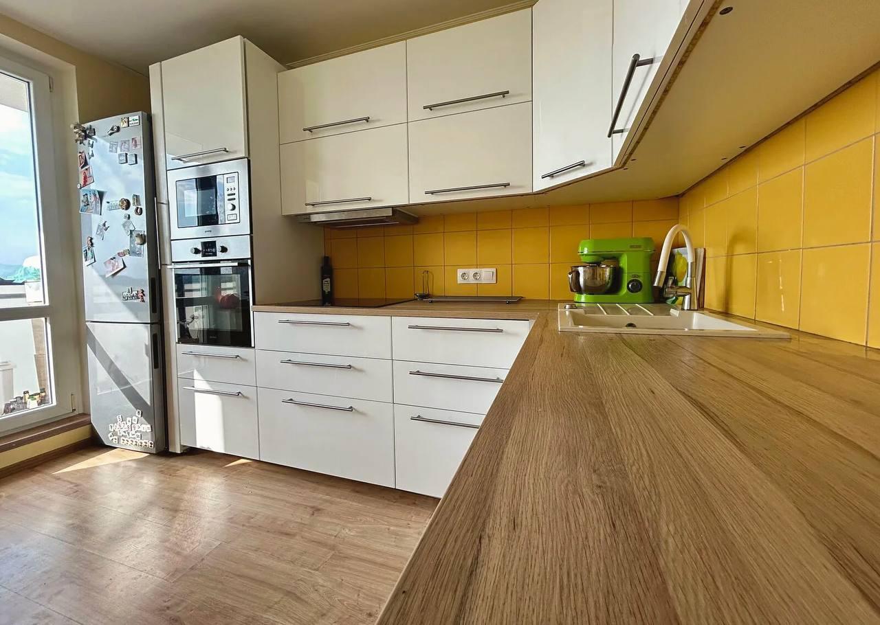 Pronájem bytu 3+1, 70 m² s lodžií, Černého, Praha Střížkov