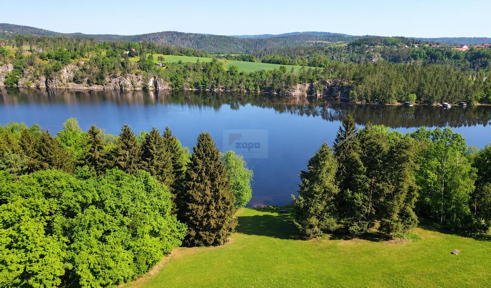 Prodej rekreačního areálu na Slapech, pozemek 18.152 m2, zastavěná plocha staveb cca 1.200 m2 – fotografie 6